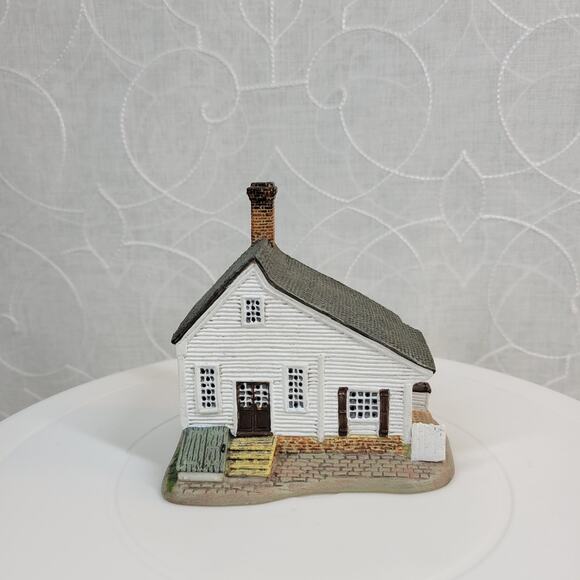 Lang & Wise Colonial Williamsburg Taliaferro Cole Shop Ceramic Figurine 28489708 - Picture 1 of 12